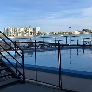 https://ebb-tide-a-boutique-waterfront-resort.hotelstampa.org